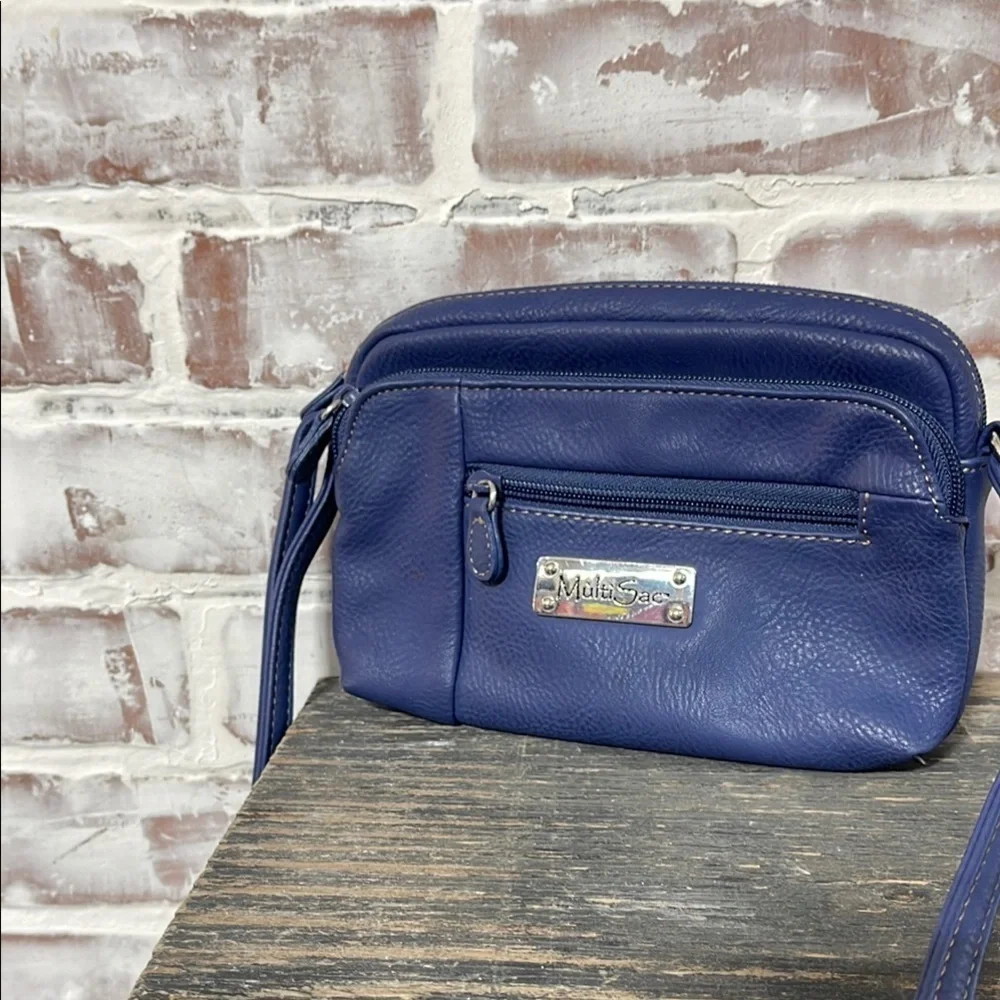 Blue Crossbody Bag with Sleek Design